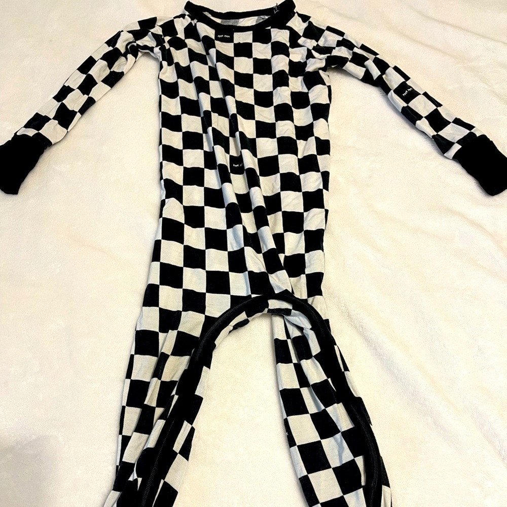12-18 crescent zippy in cool checks